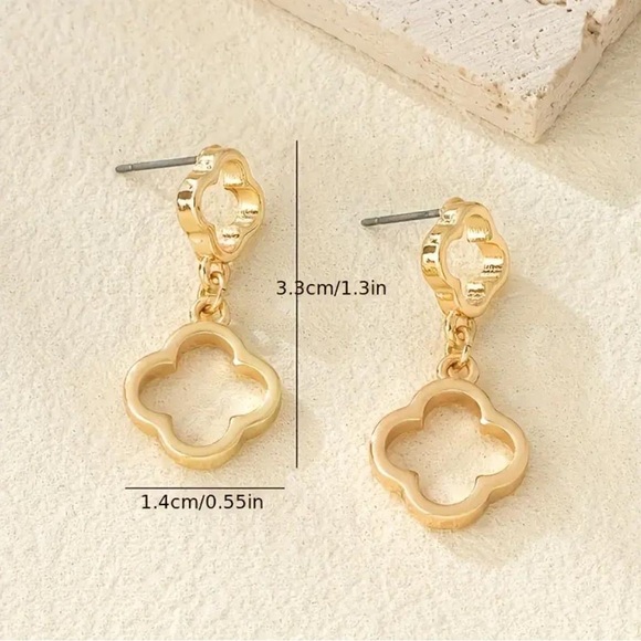 Four-leaf Clover Dangle Earrings - Picture 4 of 5